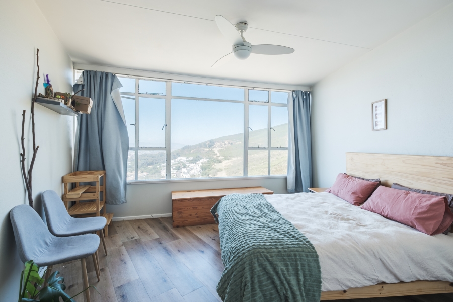 2 Bedroom Property for Sale in Vredehoek Western Cape